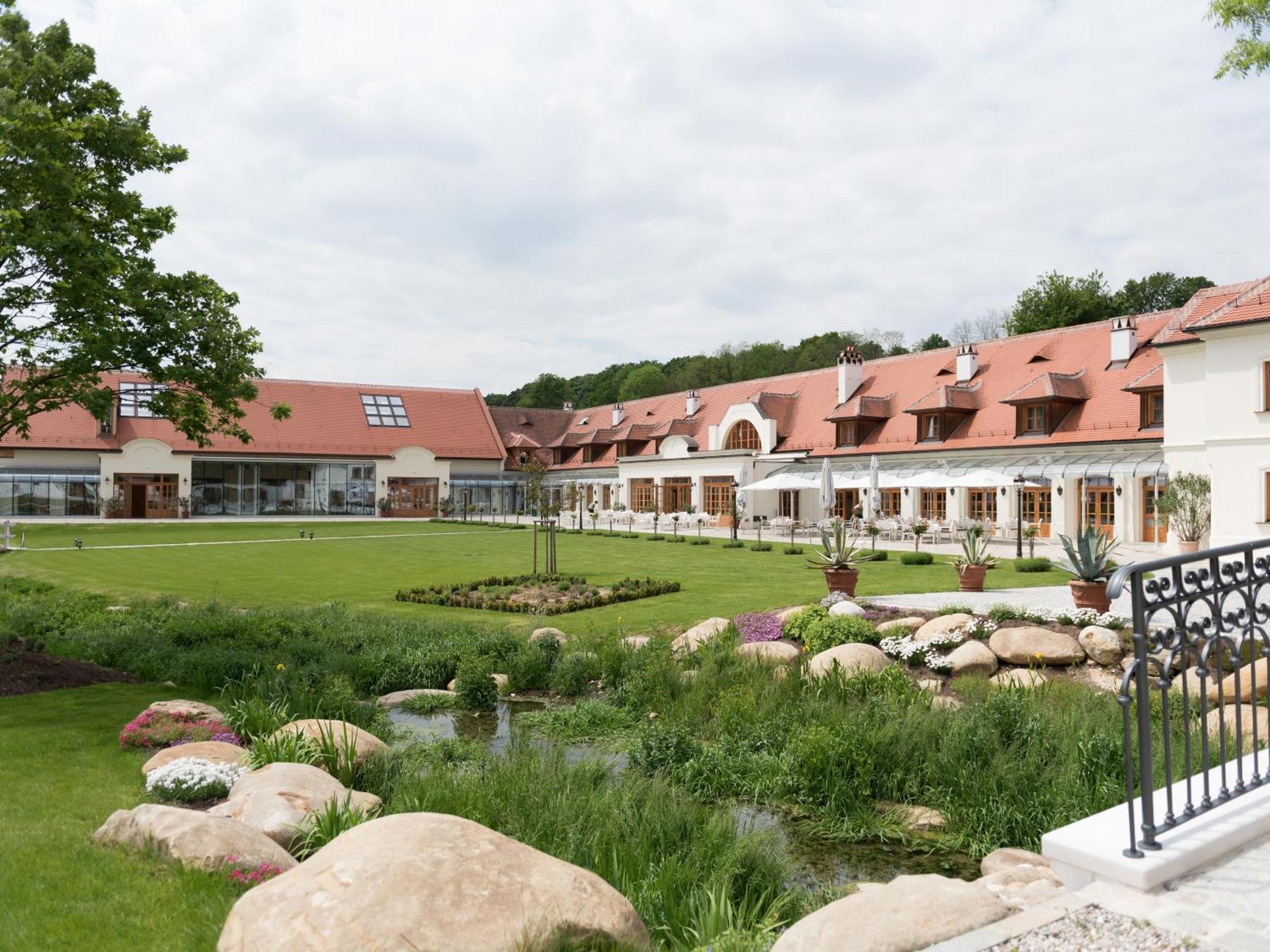 Schloss Thalheim 圣珀尔滕 外观 照片